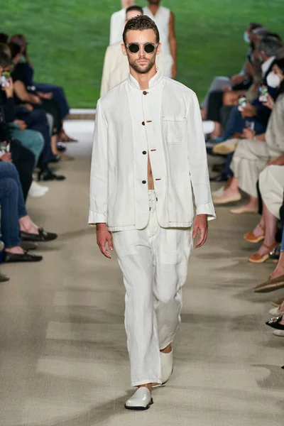 Look 62